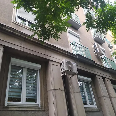 Lady Mabel's Near To Arena, Puskas Stadion And Park, With Guarded Parking Place Apartment
