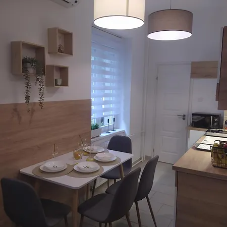 Apartman Lady Mabel's Near To Arena, Puskas Stadion And Park, With Guarded Parking Place *