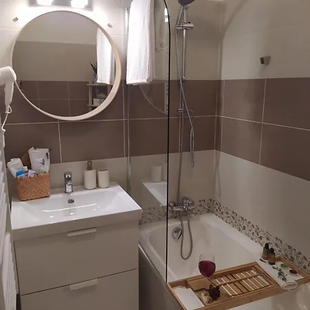 Lady Mabel'S Apartment Near To Arena, Puskas Stadion And City Park Free Parking *