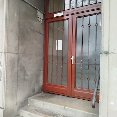 Apartment Lady Mabel's Near To Arena, Puskas Stadion And Park, With Guarded Parking Place *