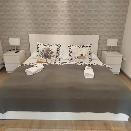 Lady Mabel's Near To Arena, Puskas Stadion And Park, With Guarded Parking Place *