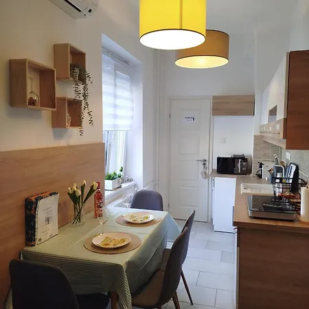 Lady Mabel's Near To Aréna, Puskás Stadion&city Park, With Guarded Parking Place Appartement *