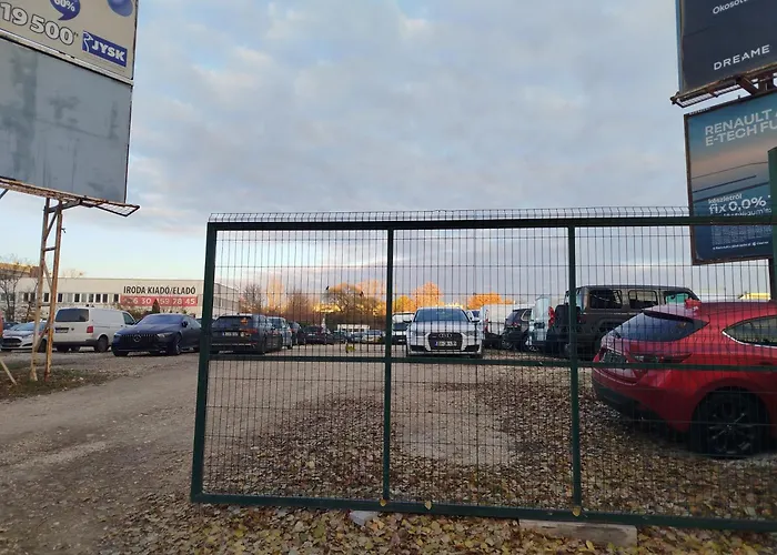 Lady Mabel's Near To Arena, Puskas Stadion And Park, With Guarded Parking Place Lejlighed Budapest