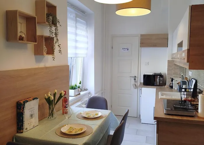 Lady Mabel's Near To Arena, Puskas Stadion And Park, With Guarded Parking Place Lejlighed *